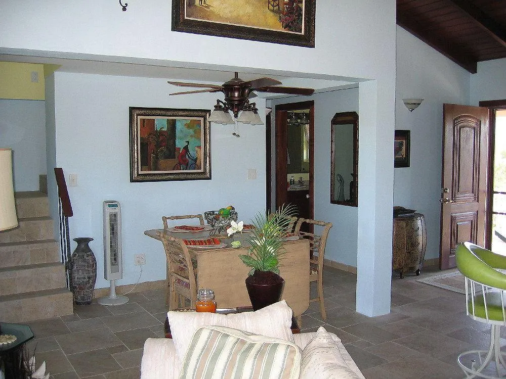 Hotel Casa De Isle Taylor Bay Beach